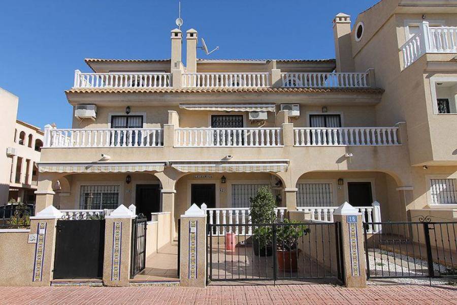 Orihuela,Alicante,España,3 Bedrooms Bedrooms,2 BathroomsBathrooms,Fincas-Villas,3896