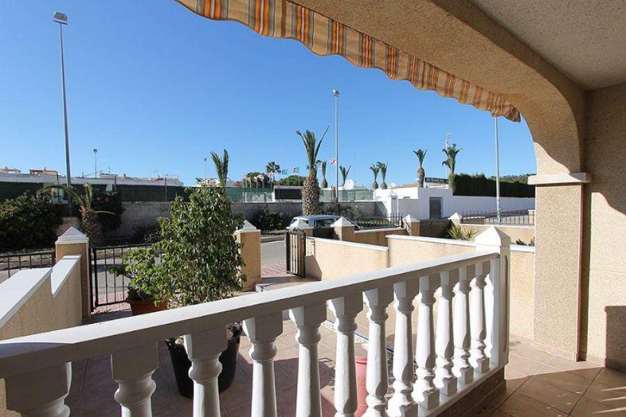 Orihuela,Alicante,España,3 Bedrooms Bedrooms,2 BathroomsBathrooms,Fincas-Villas,3896