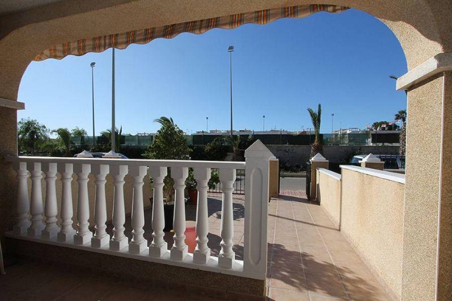 Orihuela,Alicante,España,3 Bedrooms Bedrooms,2 BathroomsBathrooms,Fincas-Villas,3896