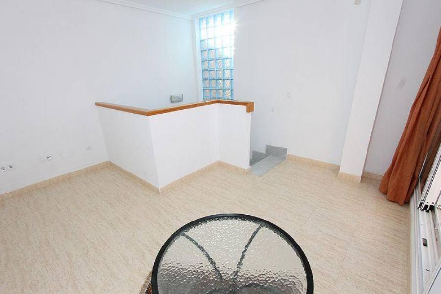 Orihuela,Alicante,España,3 Bedrooms Bedrooms,3 BathroomsBathrooms,Fincas-Villas,3902