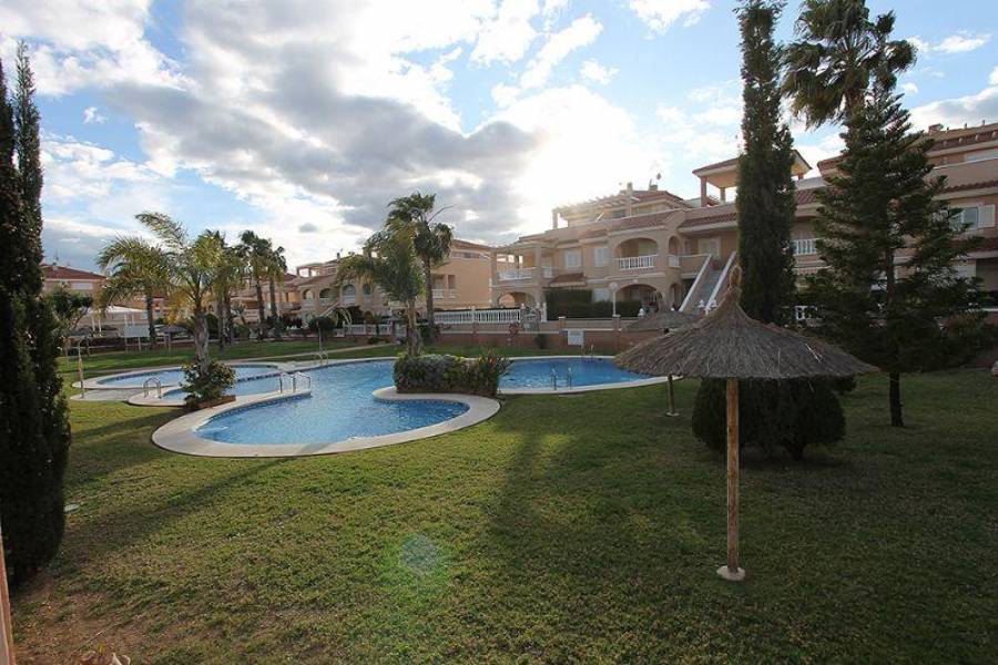Orihuela,Alicante,España,3 Bedrooms Bedrooms,3 BathroomsBathrooms,Fincas-Villas,3902
