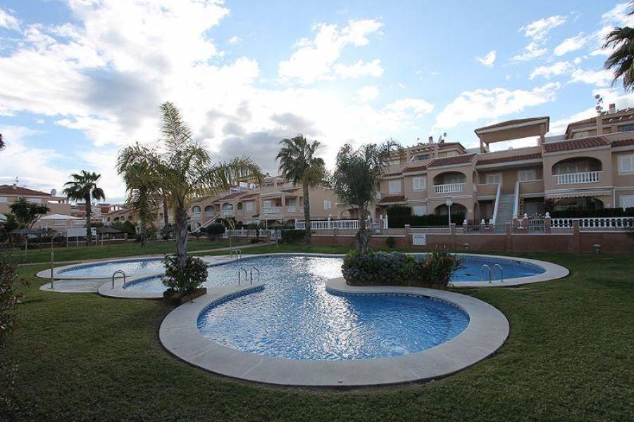 Orihuela,Alicante,España,3 Bedrooms Bedrooms,3 BathroomsBathrooms,Fincas-Villas,3902