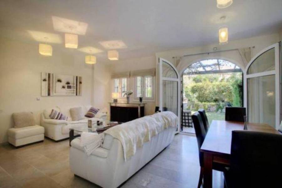 Línea de la Concepción,La,Cádiz,España,3 Bedrooms Bedrooms,4 BathroomsBathrooms,Fincas-Villas,3903