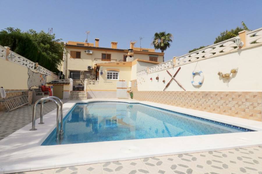 el Campello,Alicante,España,5 Bedrooms Bedrooms,3 BathroomsBathrooms,Adosada,34474