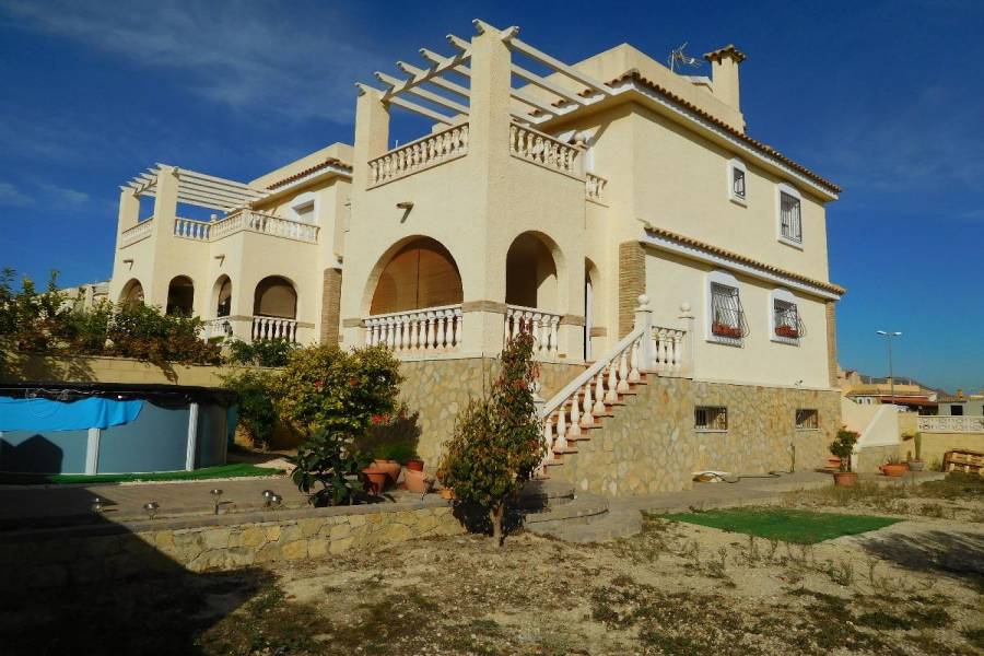 Monforte del Cid,Alicante,España,3 Bedrooms Bedrooms,2 BathroomsBathrooms,Chalets,34484