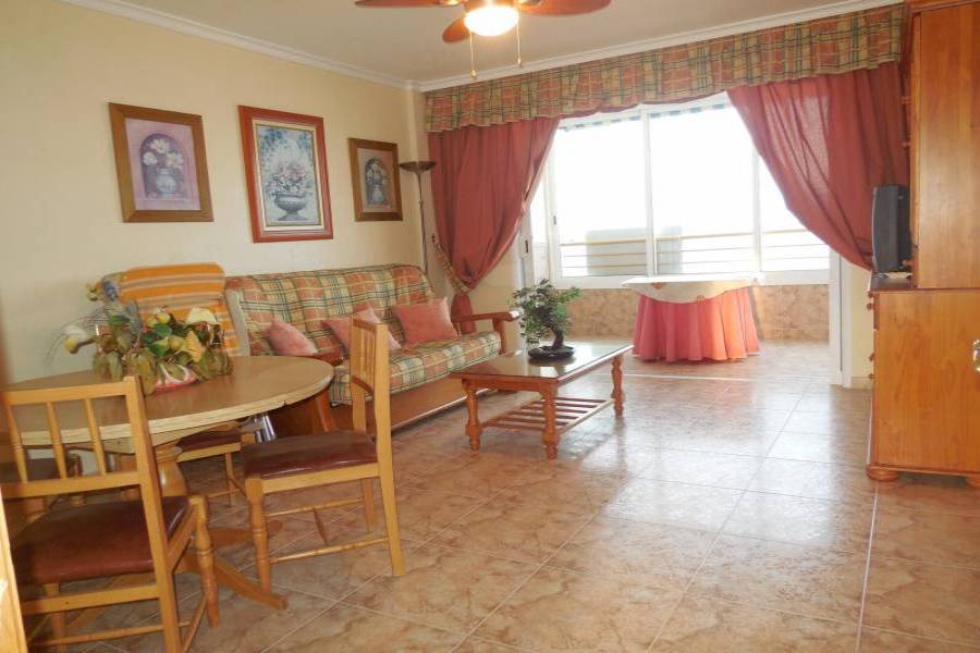 Alicante,Alicante,España,2 Bedrooms Bedrooms,1 BañoBathrooms,Apartamentos,34487