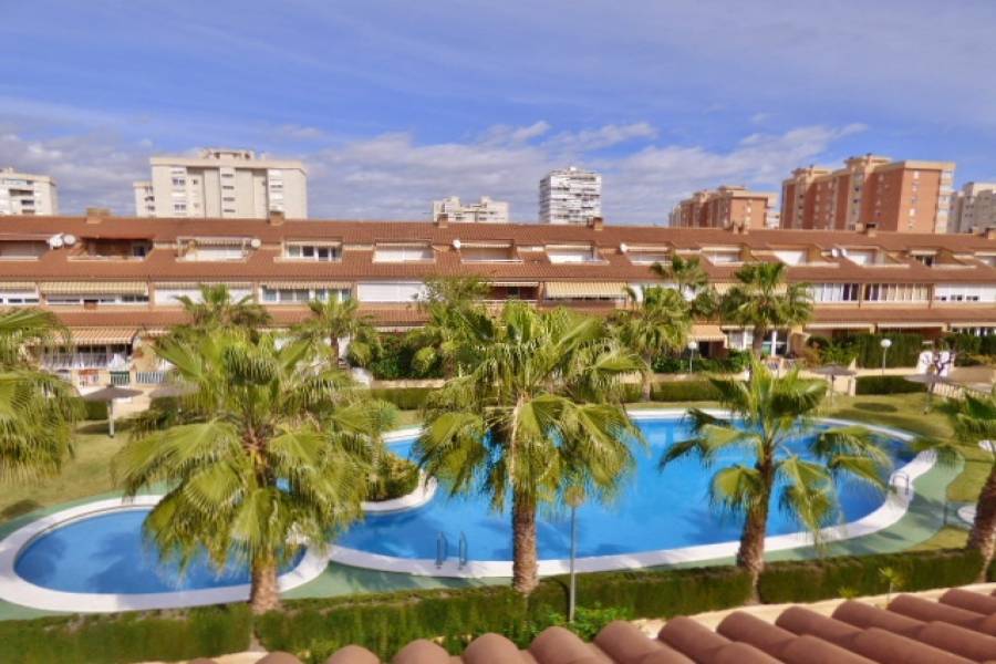 Alicante,Alicante,España,4 Bedrooms Bedrooms,4 BathroomsBathrooms,Adosada,34490