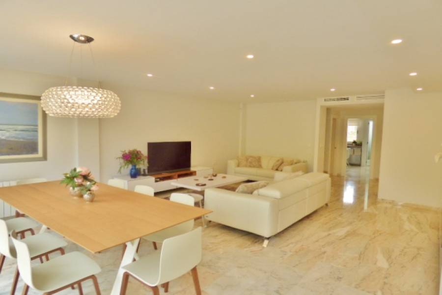 Alicante,Alicante,España,4 Bedrooms Bedrooms,4 BathroomsBathrooms,Adosada,34490