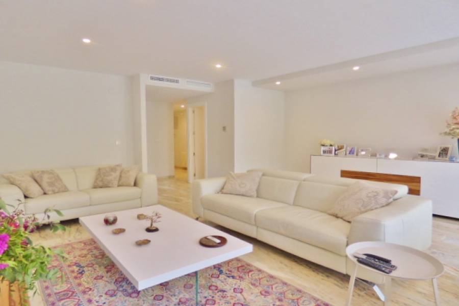 Alicante,Alicante,España,4 Bedrooms Bedrooms,4 BathroomsBathrooms,Adosada,34490