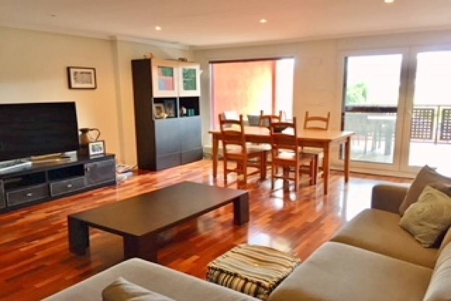 Alicante,Alicante,España,4 Bedrooms Bedrooms,3 BathroomsBathrooms,Adosada,34495