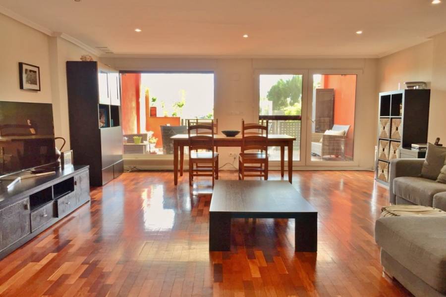 Alicante,Alicante,España,4 Bedrooms Bedrooms,3 BathroomsBathrooms,Adosada,34495