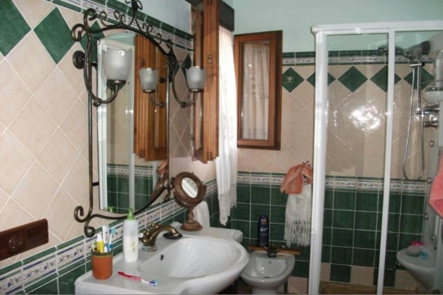 Elche,Alicante,España,5 Bedrooms Bedrooms,5 BathroomsBathrooms,Chalets,34578