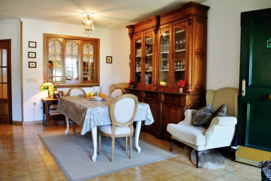 Alicante,Alicante,España,3 Bedrooms Bedrooms,3 BathroomsBathrooms,Chalets,34589