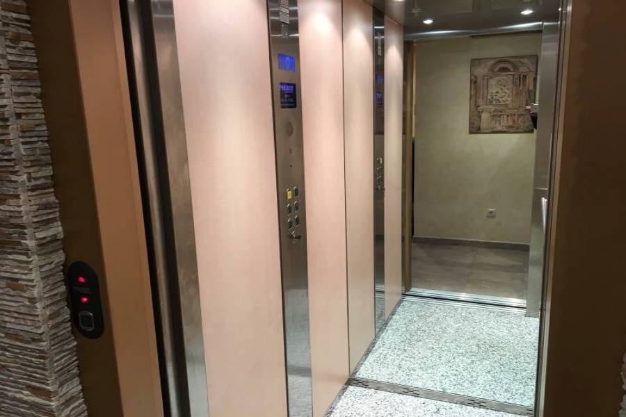 Elche,Alicante,España,3 Bedrooms Bedrooms,2 BathroomsBathrooms,Adosada,34600