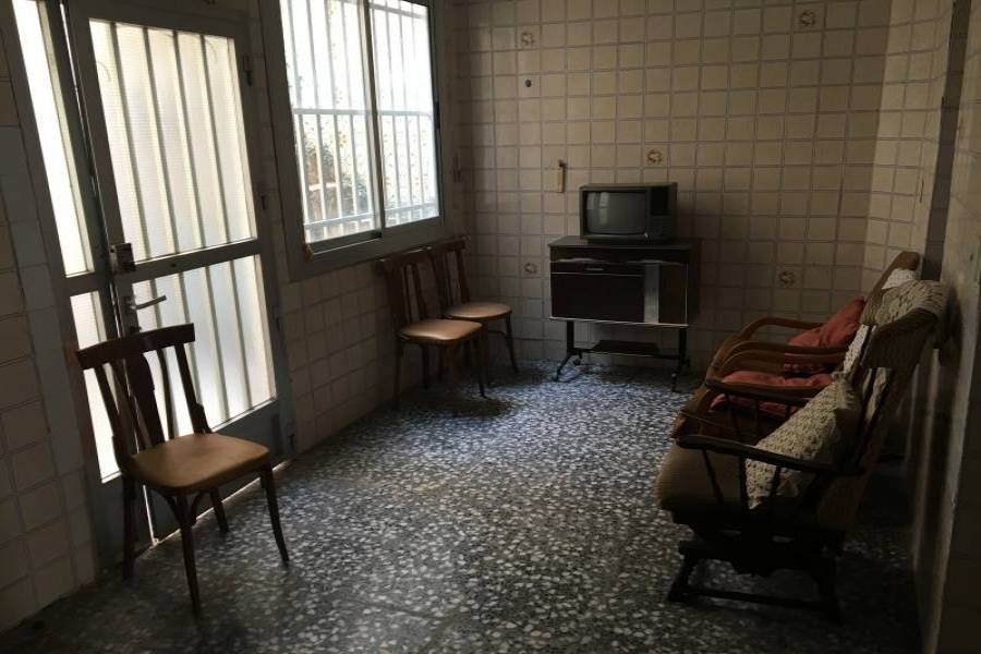 Elche,Alicante,España,3 Bedrooms Bedrooms,1 BañoBathrooms,Planta baja,34611