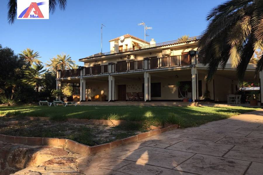 Elche,Alicante,España,4 Bedrooms Bedrooms,4 BathroomsBathrooms,Chalets,34621