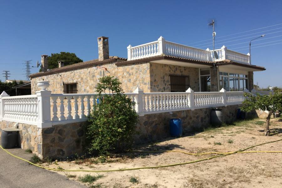 Crevillent,Alicante,España,4 Bedrooms Bedrooms,2 BathroomsBathrooms,Chalets,34638