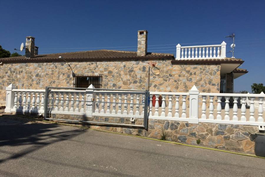 Crevillent,Alicante,España,4 Bedrooms Bedrooms,2 BathroomsBathrooms,Chalets,34638