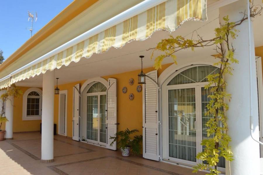 San Vicente del Raspeig,Alicante,España,4 Bedrooms Bedrooms,2 BathroomsBathrooms,Chalets,34639