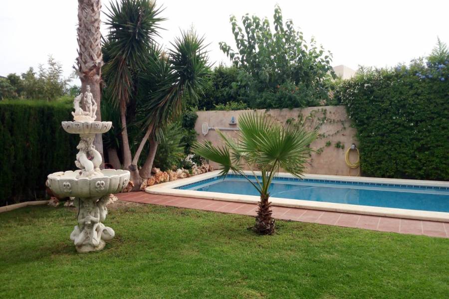 San Vicente del Raspeig,Alicante,España,5 Bedrooms Bedrooms,2 BathroomsBathrooms,Chalets,34644
