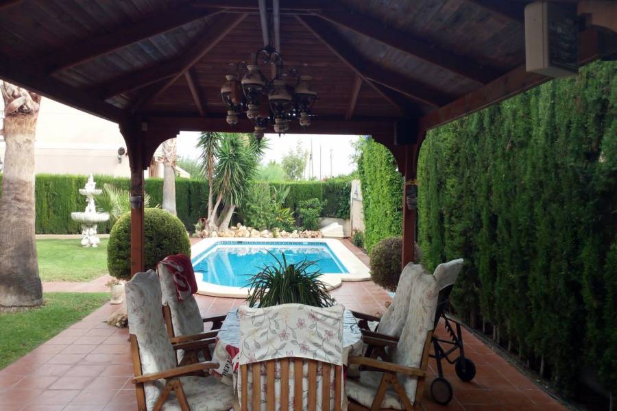 San Vicente del Raspeig,Alicante,España,5 Bedrooms Bedrooms,2 BathroomsBathrooms,Chalets,34644