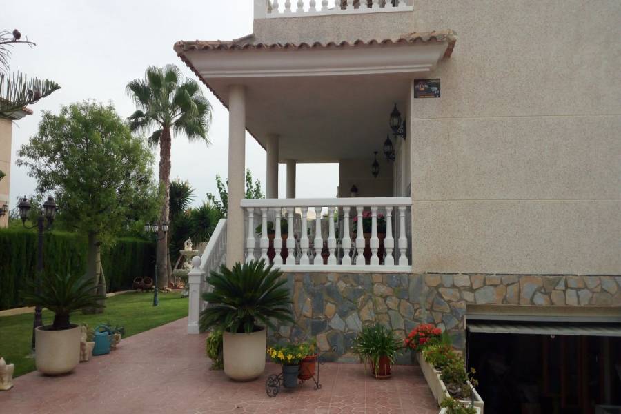 San Vicente del Raspeig,Alicante,España,5 Bedrooms Bedrooms,2 BathroomsBathrooms,Chalets,34644