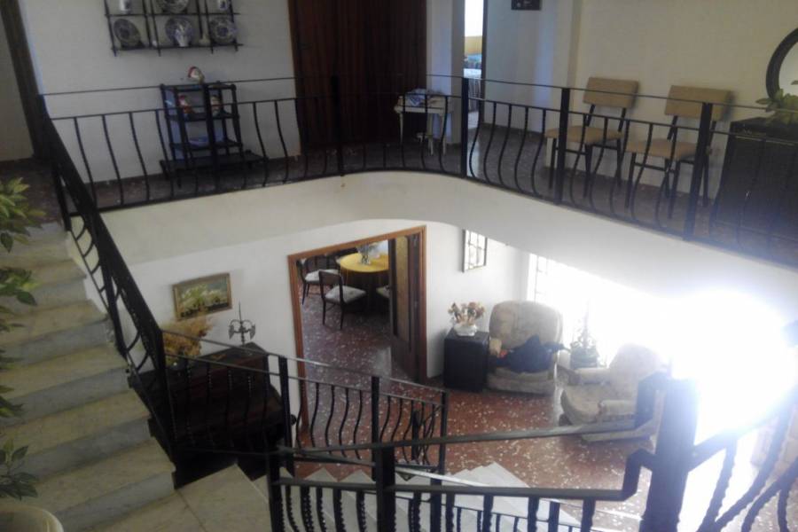 San Vicente del Raspeig,Alicante,España,8 Bedrooms Bedrooms,3 BathroomsBathrooms,Chalets,34645