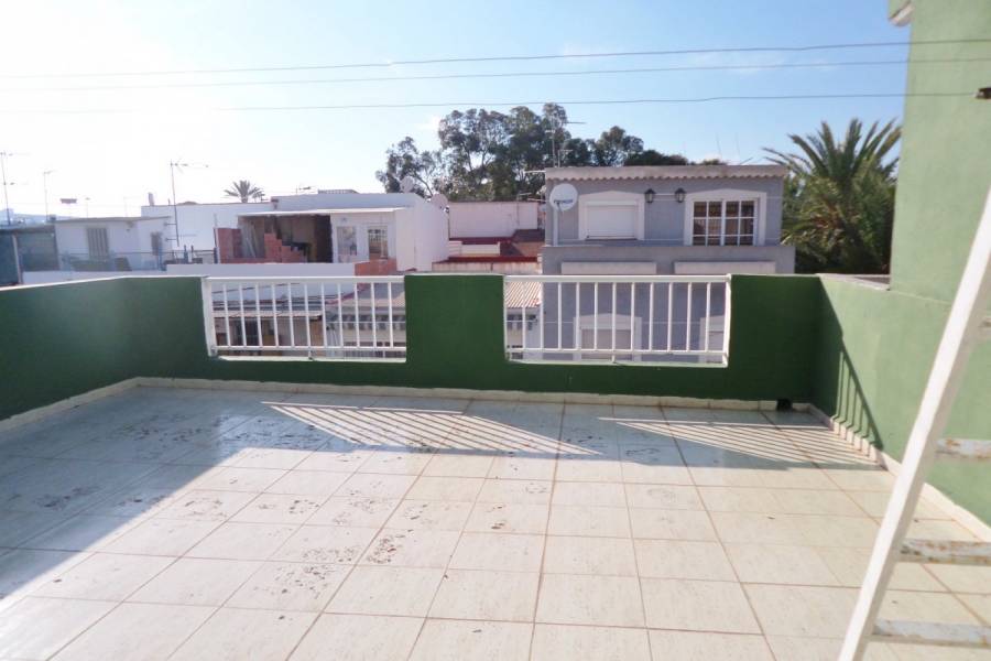 Alicante,Alicante,España,4 Bedrooms Bedrooms,2 BathroomsBathrooms,Adosada,34698