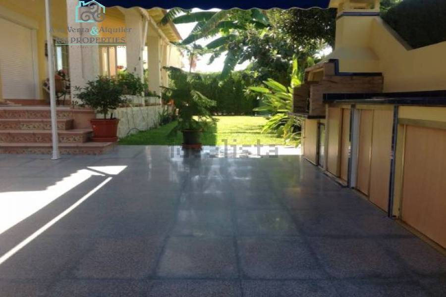 Benidorm,Alicante,España,4 Bedrooms Bedrooms,3 BathroomsBathrooms,Chalets,34721