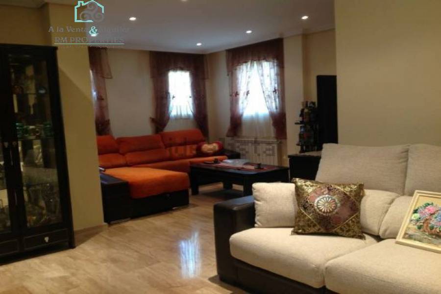 Benidorm,Alicante,España,4 Bedrooms Bedrooms,3 BathroomsBathrooms,Chalets,34721