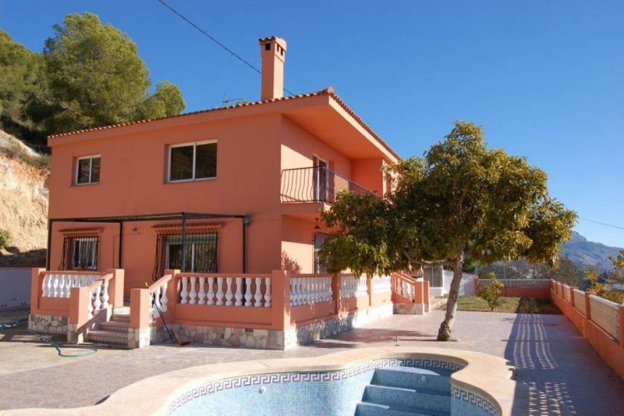 Polop,Alicante,España,4 Bedrooms Bedrooms,1 BañoBathrooms,Chalets,34725