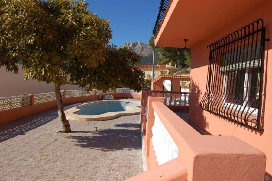 Polop,Alicante,España,4 Bedrooms Bedrooms,1 BañoBathrooms,Chalets,34725