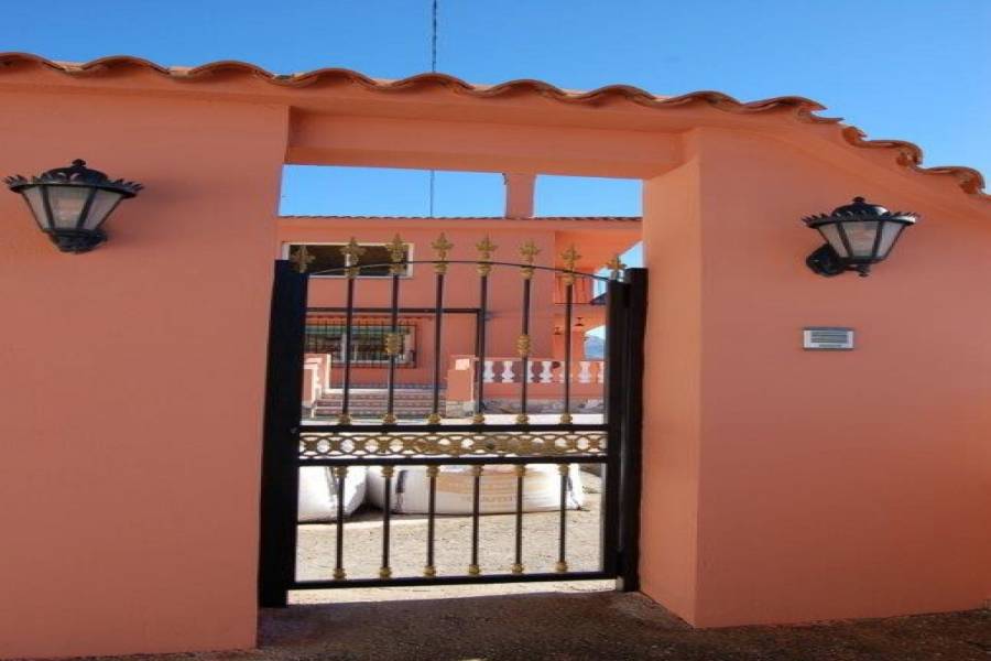 Polop,Alicante,España,4 Bedrooms Bedrooms,1 BañoBathrooms,Chalets,34725