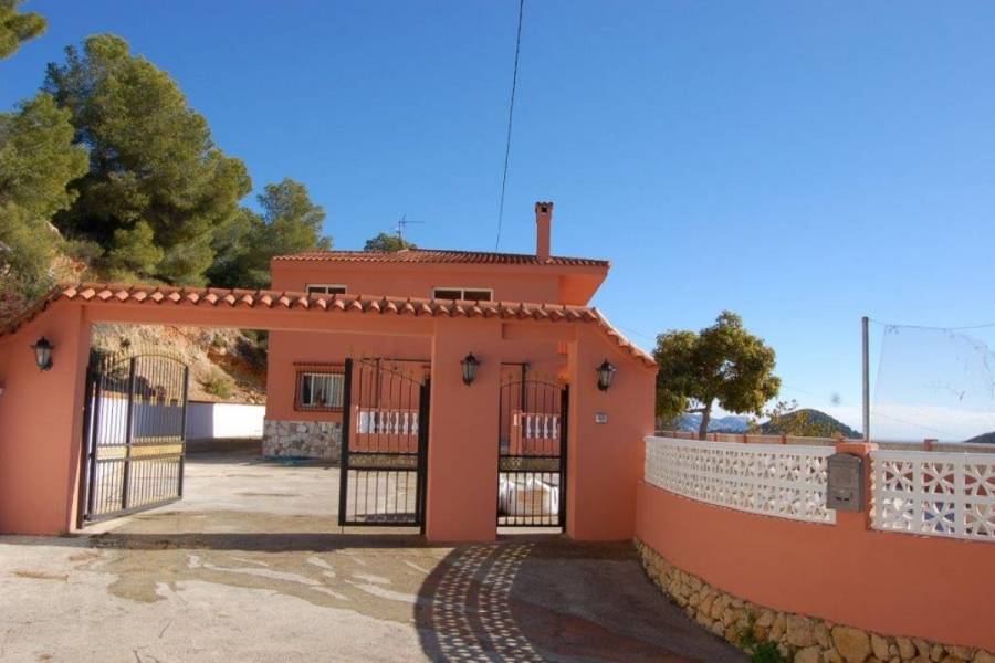 Polop,Alicante,España,4 Bedrooms Bedrooms,1 BañoBathrooms,Chalets,34725