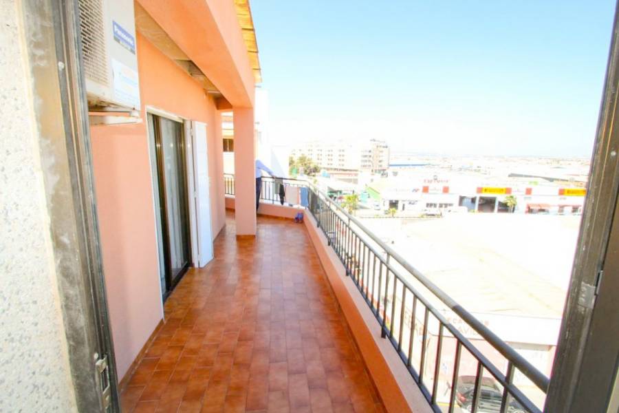 Torrevieja,Alicante,España,2 Bedrooms Bedrooms,1 BañoBathrooms,Atico,34741