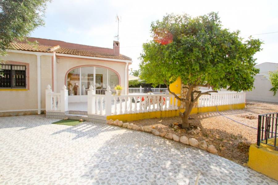 Torrevieja,Alicante,España,3 Bedrooms Bedrooms,2 BathroomsBathrooms,Chalets,34780