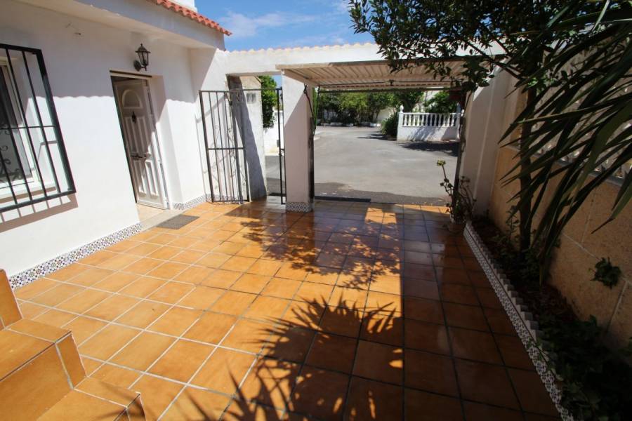 Torrevieja,Alicante,España,2 Bedrooms Bedrooms,1 BañoBathrooms,Bungalow,34798