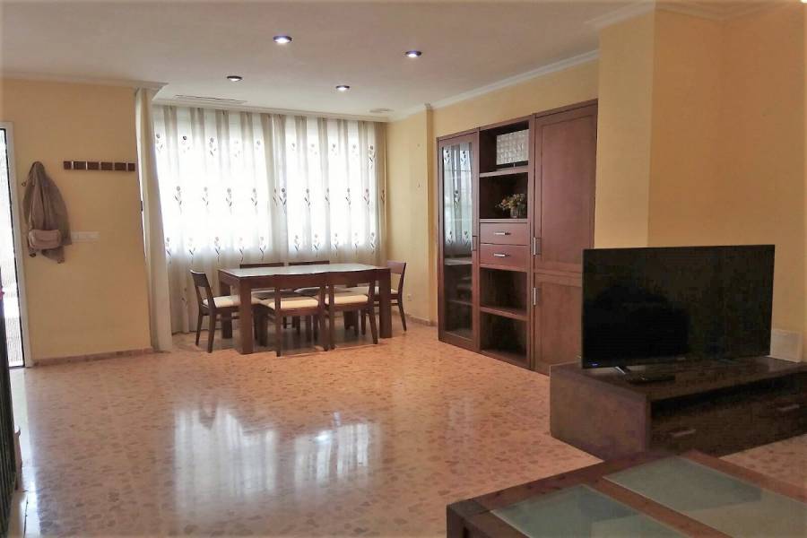 Elche,Alicante,España,3 Bedrooms Bedrooms,2 BathroomsBathrooms,Adosada,34808