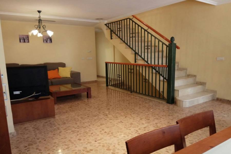 Elche,Alicante,España,3 Bedrooms Bedrooms,2 BathroomsBathrooms,Adosada,34808