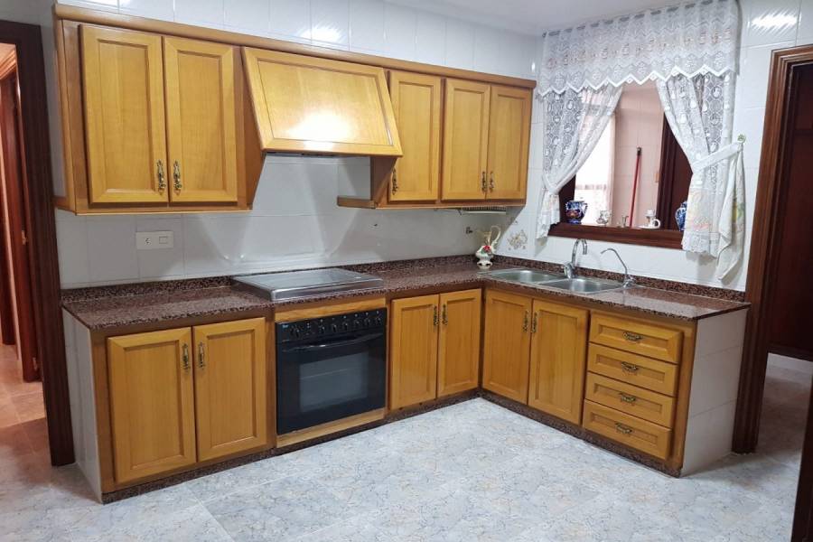 Elche,Alicante,España,3 Bedrooms Bedrooms,1 BañoBathrooms,Entresuelo,34811
