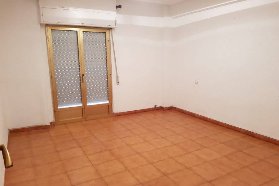 Elche,Alicante,España,3 Bedrooms Bedrooms,1 BañoBathrooms,Entresuelo,34811