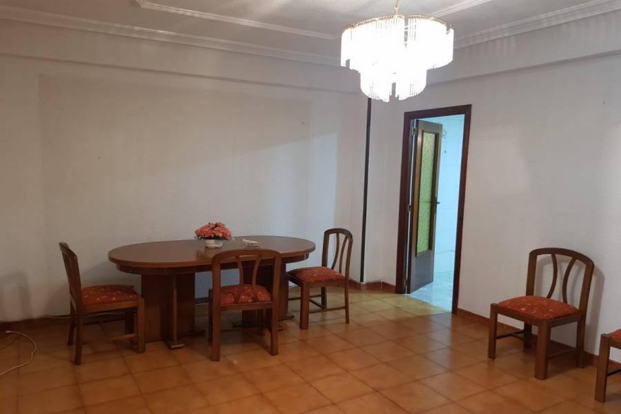 Elche,Alicante,España,3 Bedrooms Bedrooms,1 BañoBathrooms,Entresuelo,34811