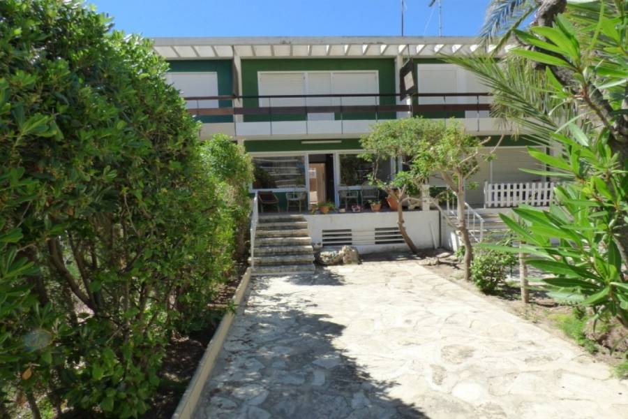 Alicante,Alicante,España,3 Bedrooms Bedrooms,2 BathroomsBathrooms,Adosada,34846