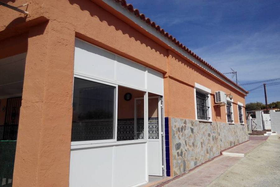 Alicante,Alicante,España,4 Bedrooms Bedrooms,2 BathroomsBathrooms,Chalets,34865