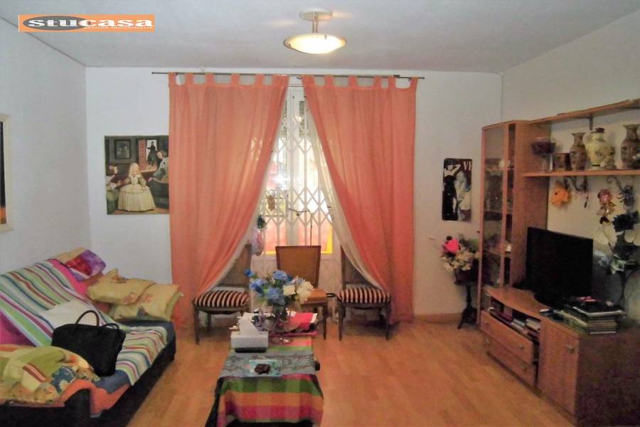 Alicante,Alicante,España,4 Bedrooms Bedrooms,2 BathroomsBathrooms,Planta baja,34920