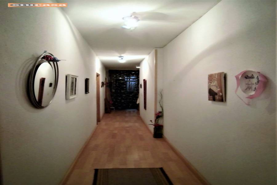Alicante,Alicante,España,4 Bedrooms Bedrooms,2 BathroomsBathrooms,Planta baja,34920