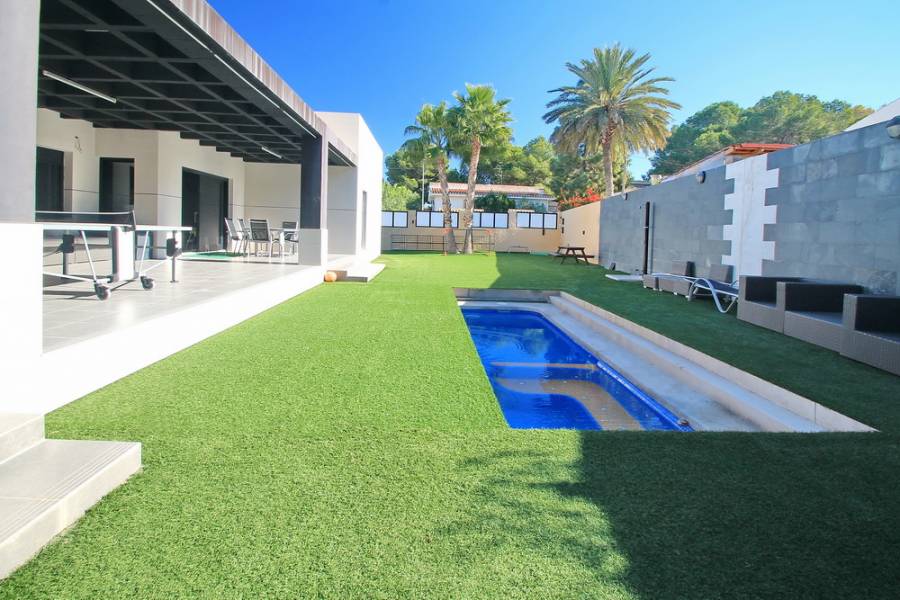 Torrevieja,Alicante,España,4 Bedrooms Bedrooms,2 BathroomsBathrooms,Casas,35006