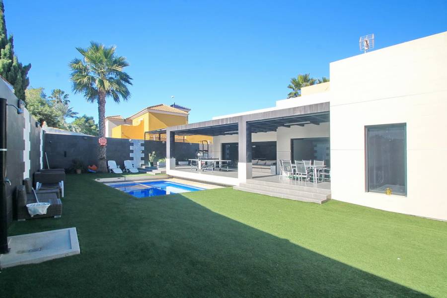 Torrevieja,Alicante,España,4 Bedrooms Bedrooms,2 BathroomsBathrooms,Casas,35006