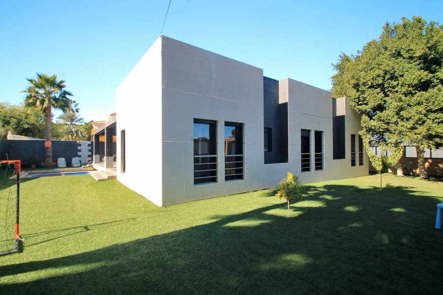 Torrevieja,Alicante,España,4 Bedrooms Bedrooms,2 BathroomsBathrooms,Casas,35006