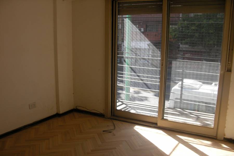 La Paternal,Capital Federal,3 Habitaciones Habitaciones,Departamentos,Juan B Justo,1,1312